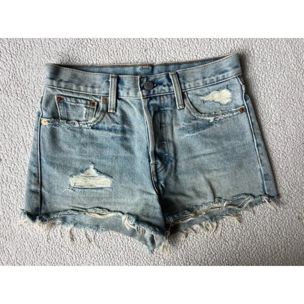 Vintage 90s Levi’s High Waist Cut Off Shorts Womens 26